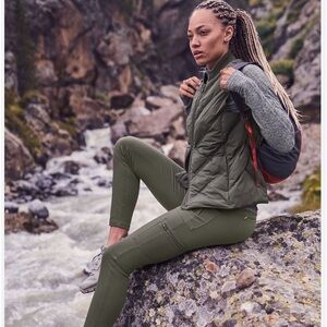 ATHLETA Headlands hybrid cargo tight SZ 6 Black